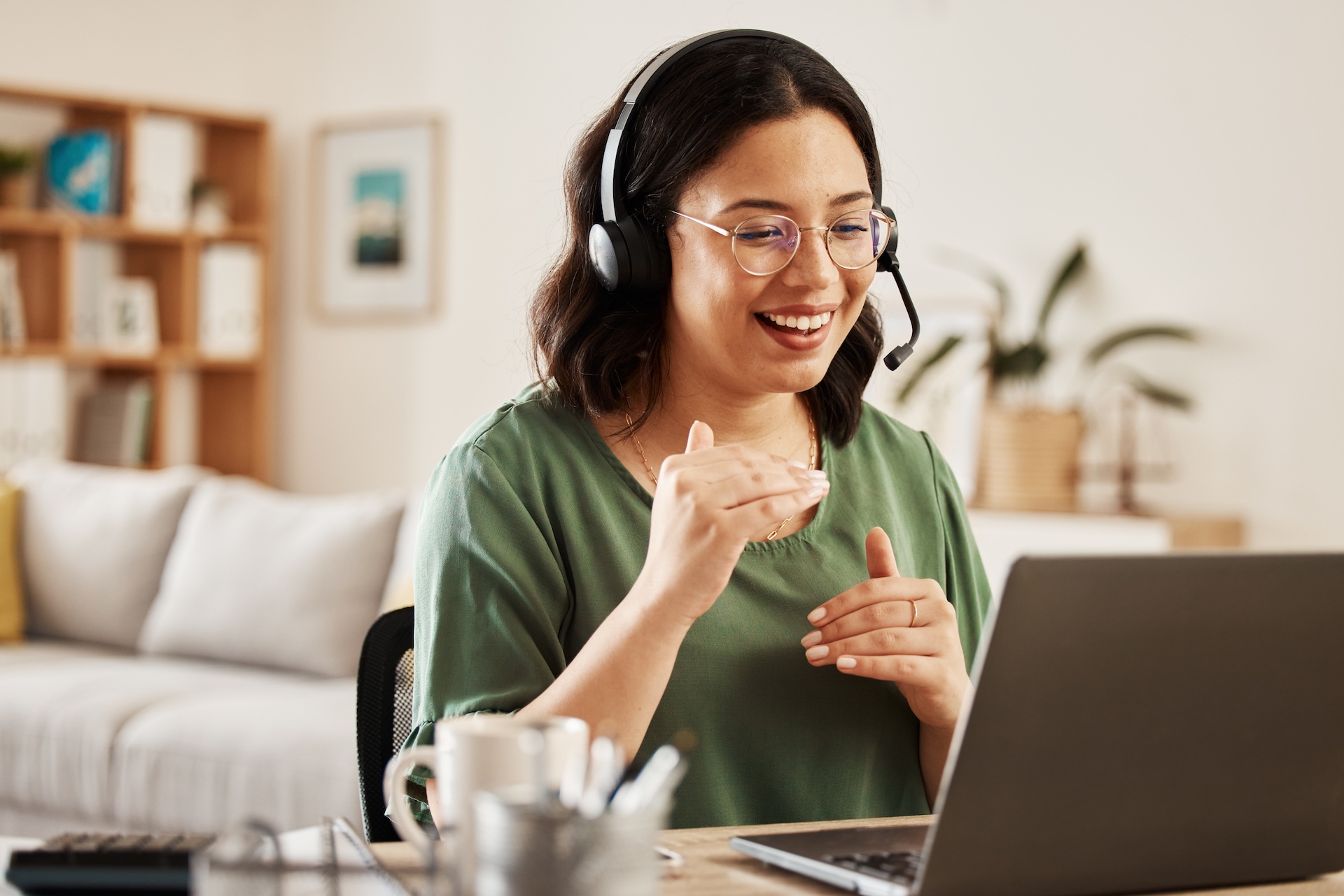 Top 7 Ways Virtual Assistants Support Branding and Marketing Work
