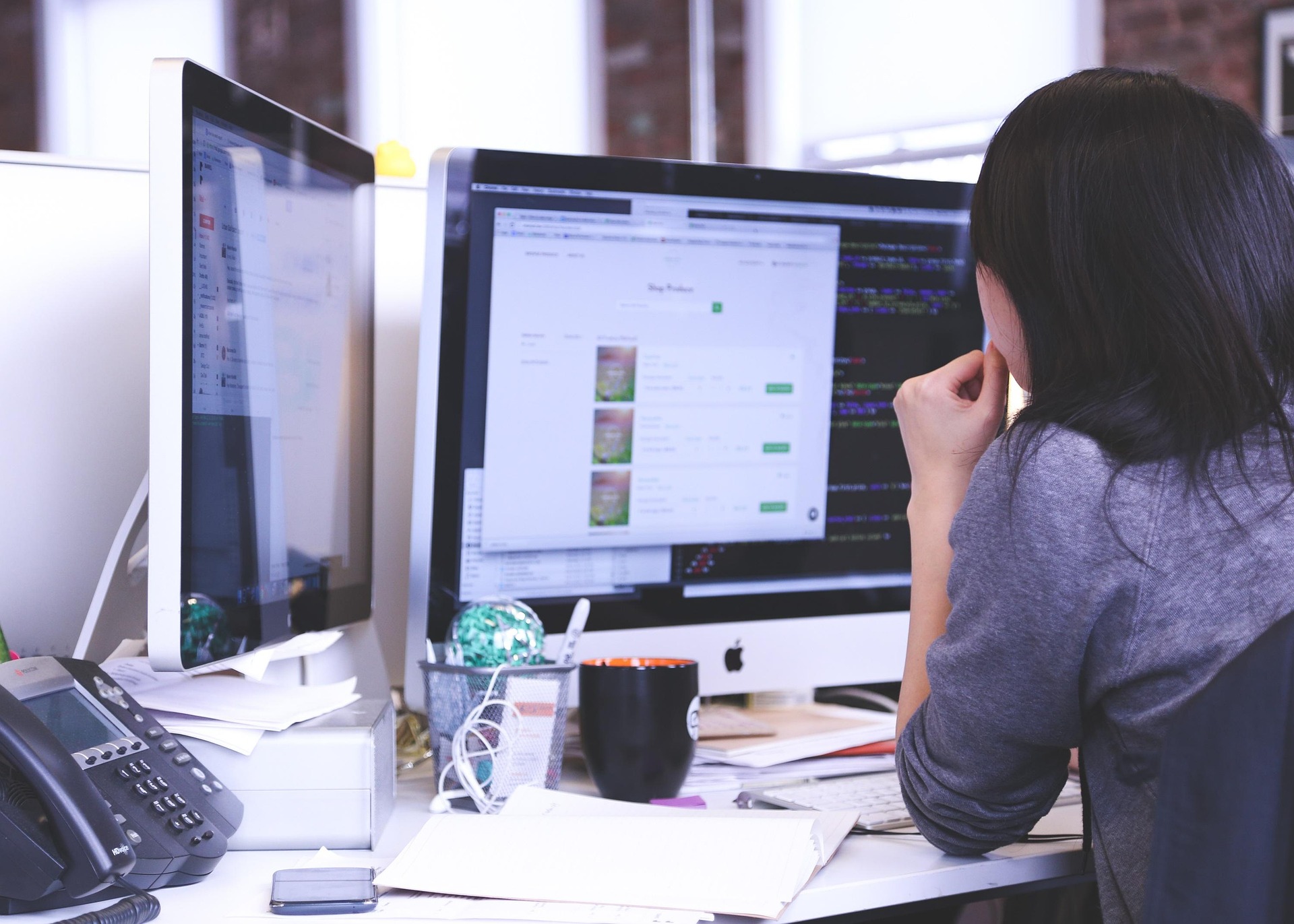 Optimize Internal Processes to Boost Marketing ROI image Align Sales and Marketing (Smarketing)